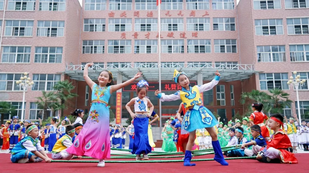 洛阳东方外国语幼儿园献礼建党一百年暨六一民族大联欢活动