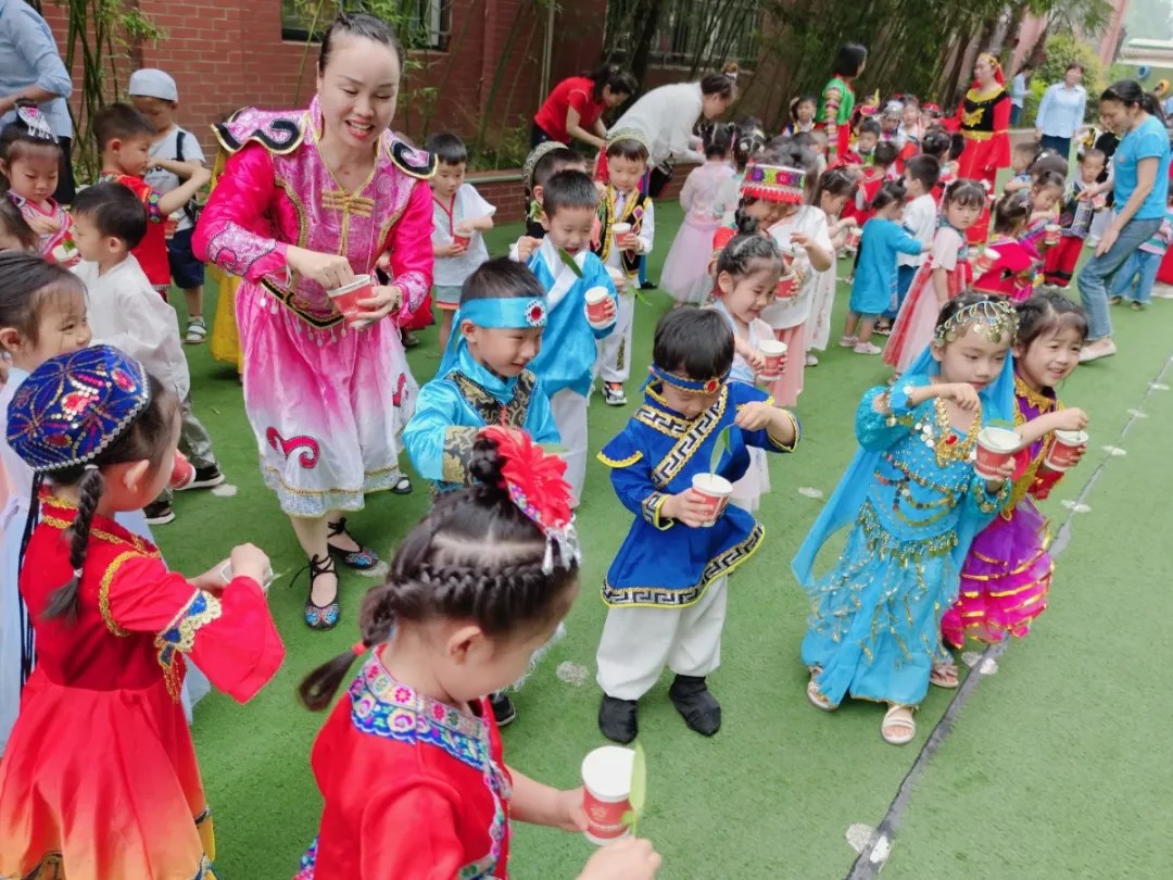 洛阳东方外国语幼儿园献礼建党一百年暨六一民族大联欢活动