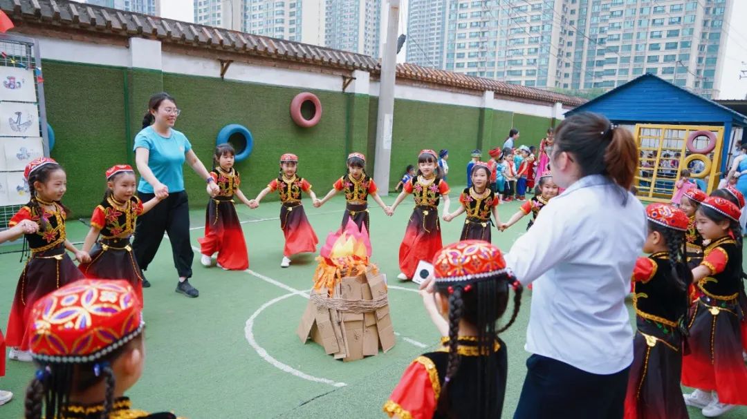 洛阳东方外国语幼儿园献礼建党一百年暨六一民族大联欢活动