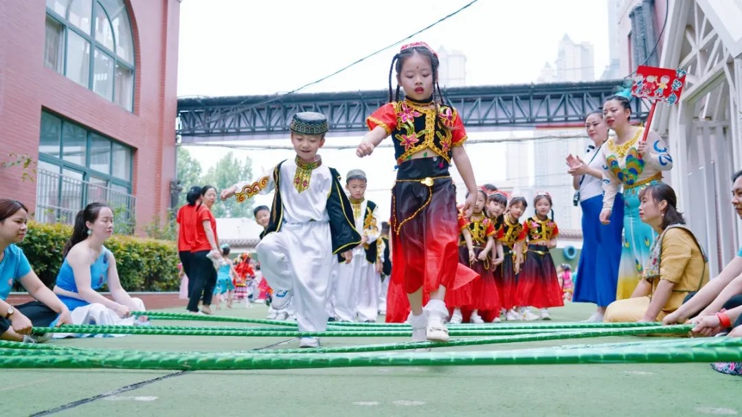 洛阳东方外国语幼儿园献礼建党一百年暨六一民族大联欢活动