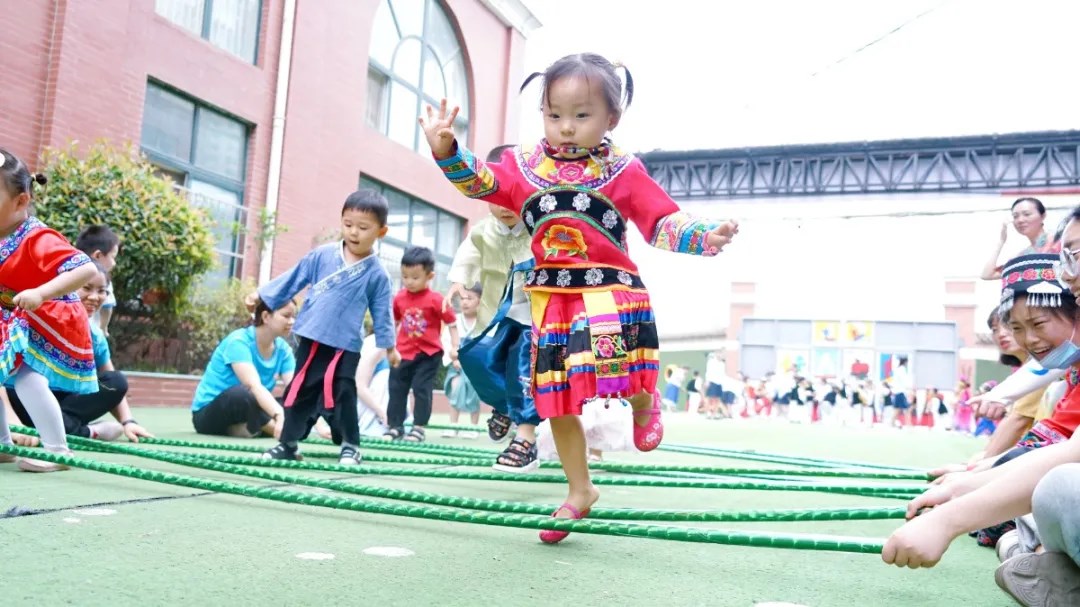 洛阳东方外国语幼儿园献礼建党一百年暨六一民族大联欢活动