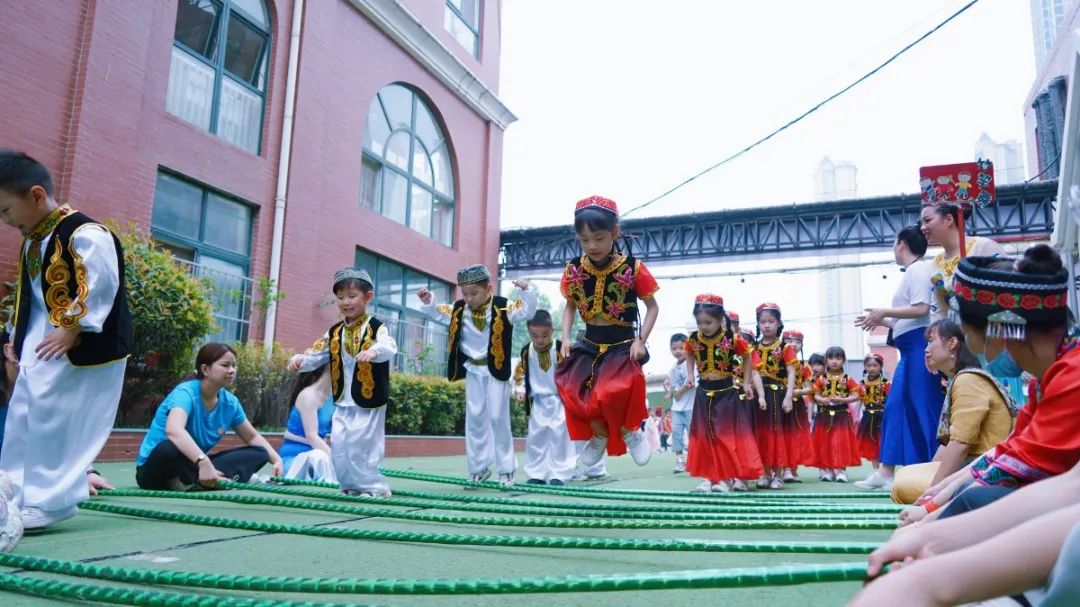 洛阳东方外国语幼儿园献礼建党一百年暨六一民族大联欢活动