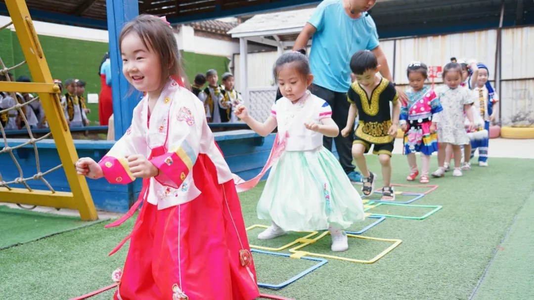 洛阳东方外国语幼儿园献礼建党一百年暨六一民族大联欢活动