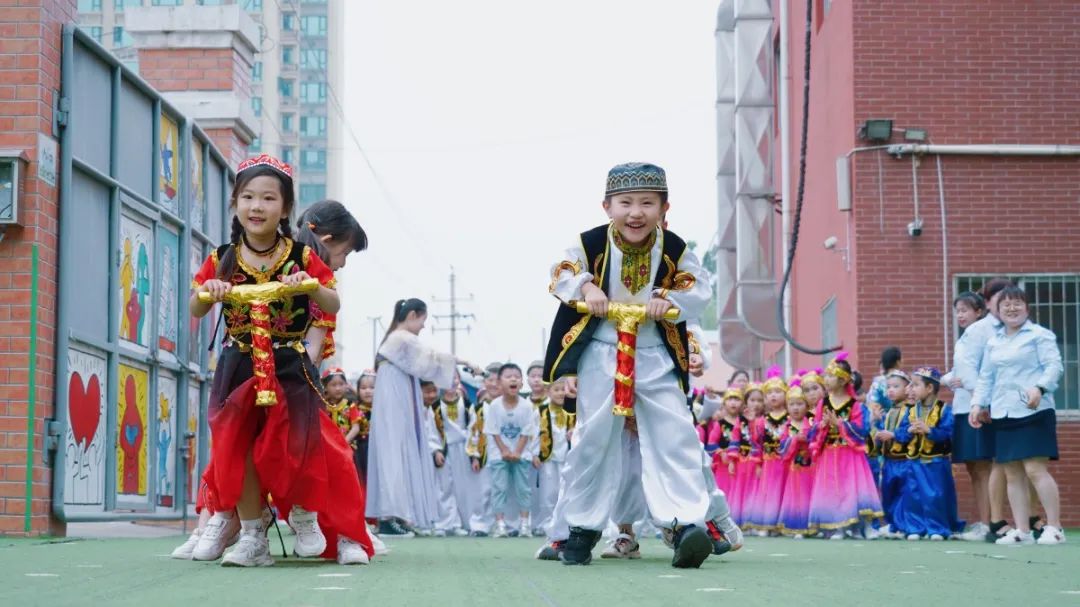 洛阳东方外国语幼儿园献礼建党一百年暨六一民族大联欢活动