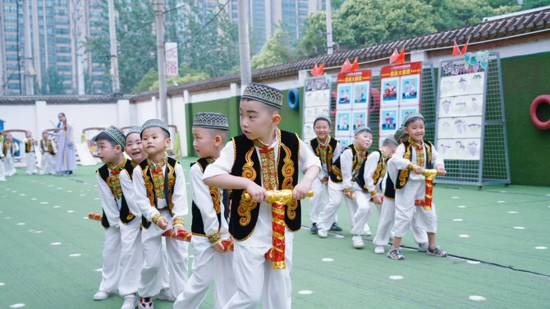 洛阳东方外国语幼儿园献礼建党一百年暨六一民族大联欢活动