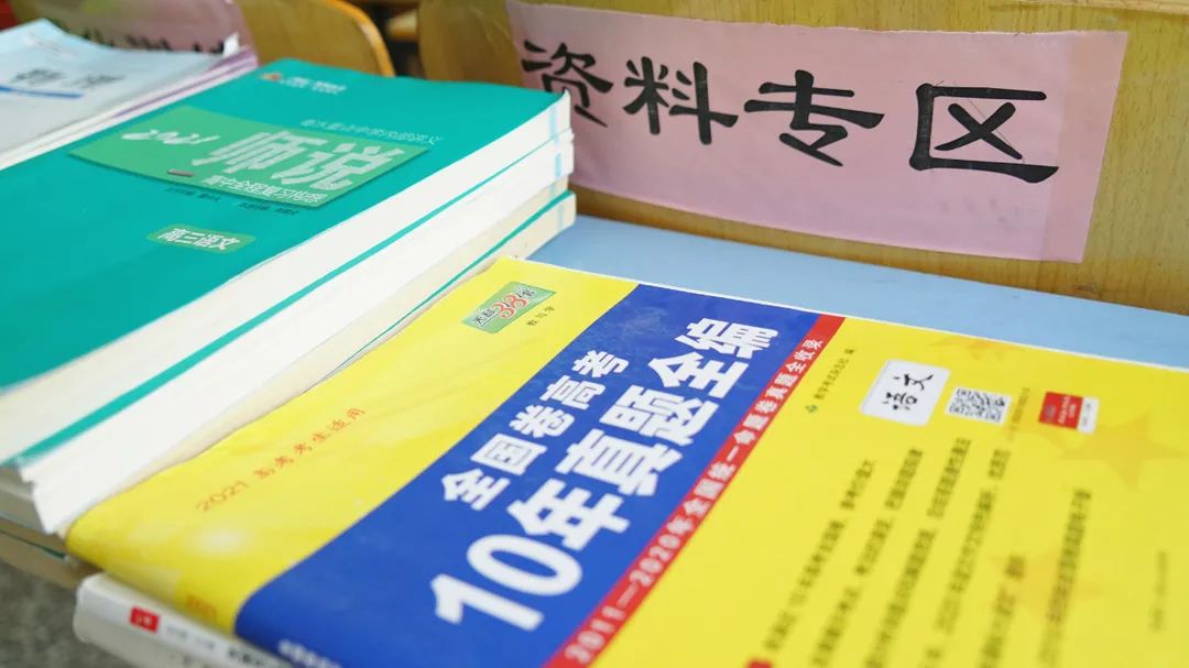 在东外,教室的每一面墙都会说话