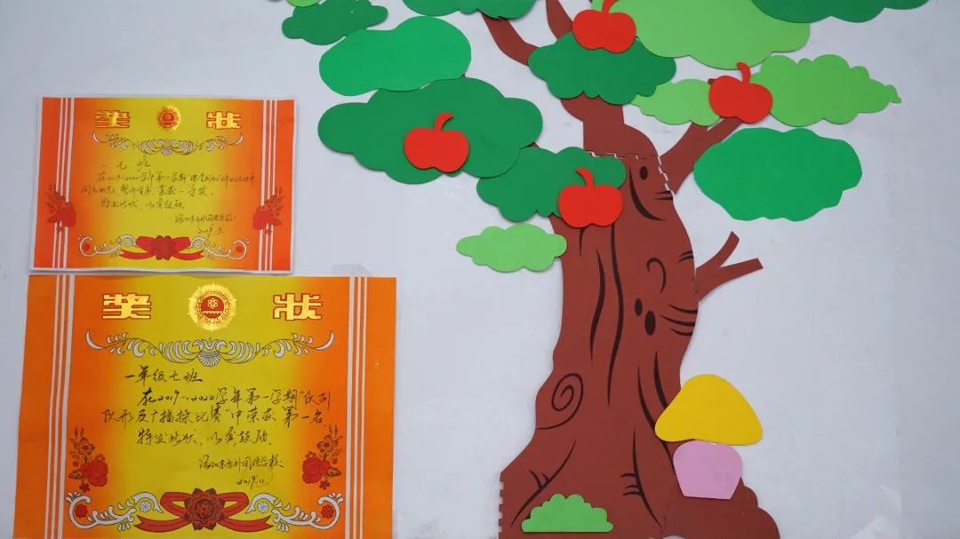 在东外,教室的每一面墙都会说话