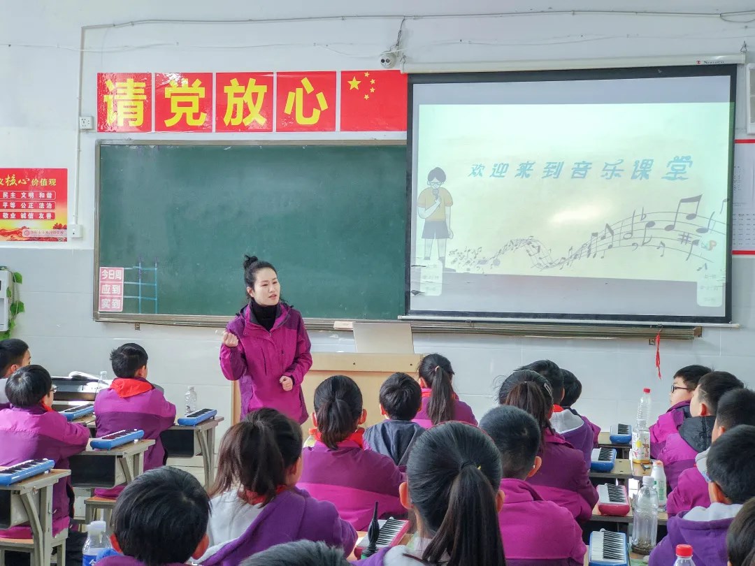 同台竞技展风采 教学相长无止境——洛阳东外优质课大赛