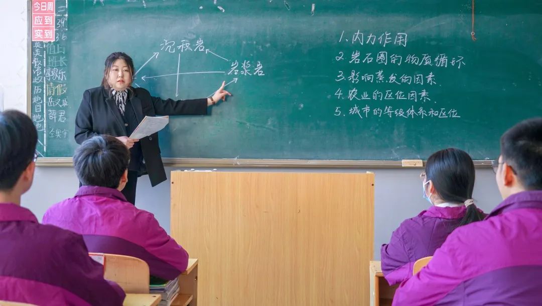 制度为纲,让人必须做;文化铸魂,让人主动做