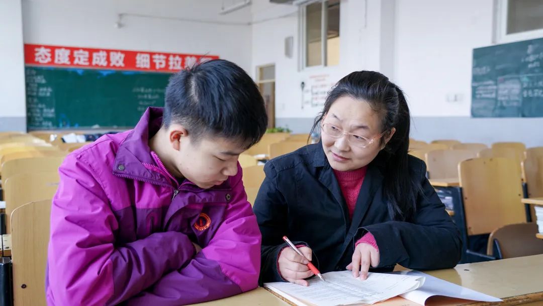 制度为纲，让人必须做；文化铸魂，让人主动做