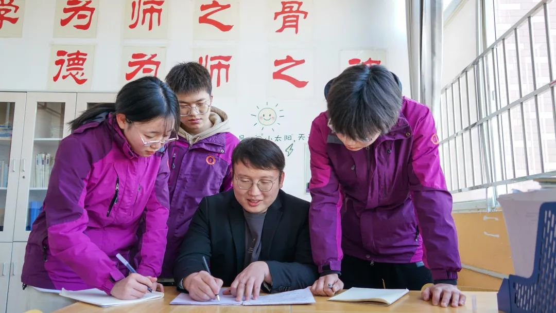 制度为纲,让人必须做;文化铸魂,让人主动做