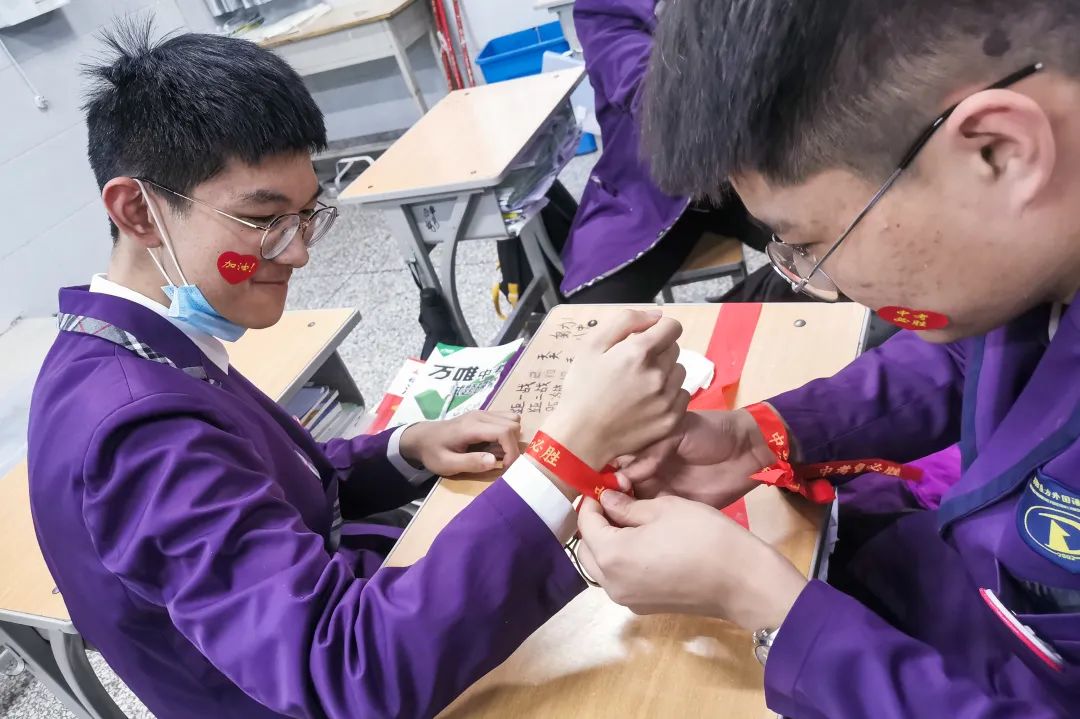 心存凌云志,一起向未来丨洛阳东外2022中考线上百日冲刺誓师大会