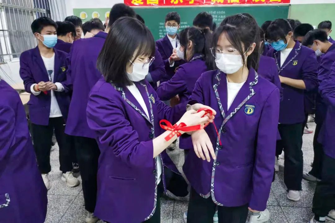 心存凌云志,一起向未来丨洛阳东外2022中考线上百日冲刺誓师大会