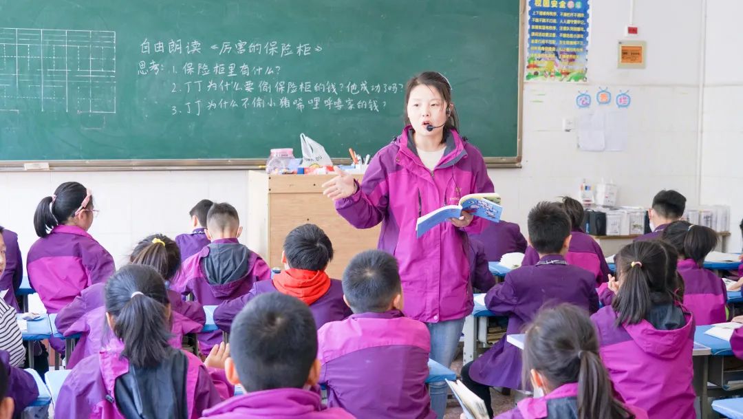 书香陪伴,传递智慧丨洛阳东外小学部书香校园系列活动