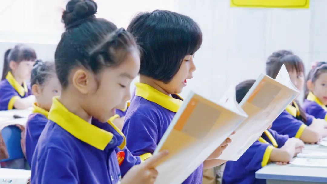 书香陪伴,传递智慧丨洛阳东外小学部书香校园系列活动