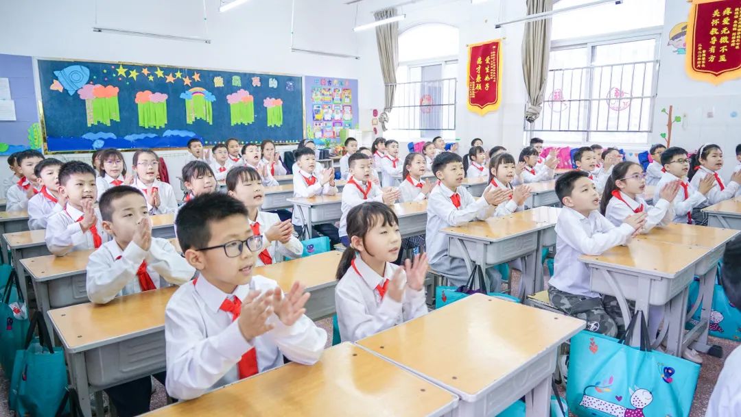 「寓教于乐 巧学古诗」东外小学部巧借扑克牌玩转古诗词系列活动