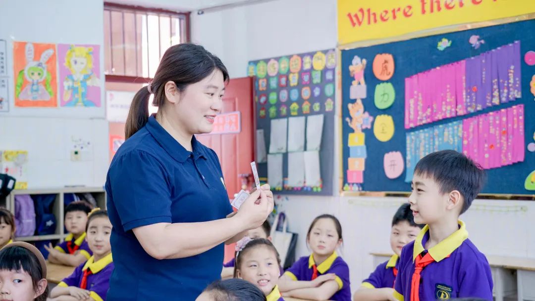 巧背古诗 最强大脑丨东外小学部巧借扑克牌玩转古诗词系列活动